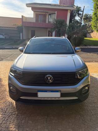 VOLKSWAGEN T-CROSS 1.0 200 TSI TOTAL FLEX AUTOMÁTICO VOLKSWAGEN T-CROSS 1.0 200 TSI TOTAL FLEX AUTOMÁTICO